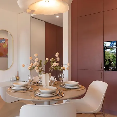 Zwirn By Ellements, Brand New With Free Parking Appartement *