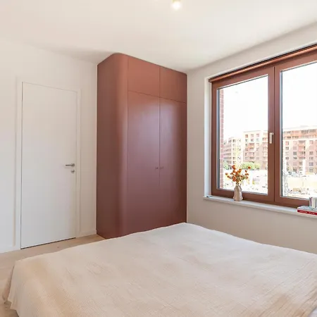 Zwirn By Ellements, Brand New With Free Parking