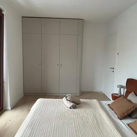 Zwirn By Ellements, Brand New With Free Parking