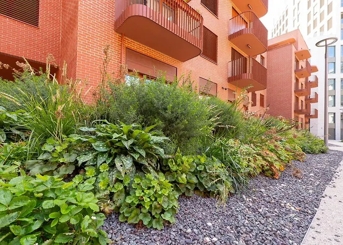 Zwirn By Ellements, Brand New With Free Parking Appartement