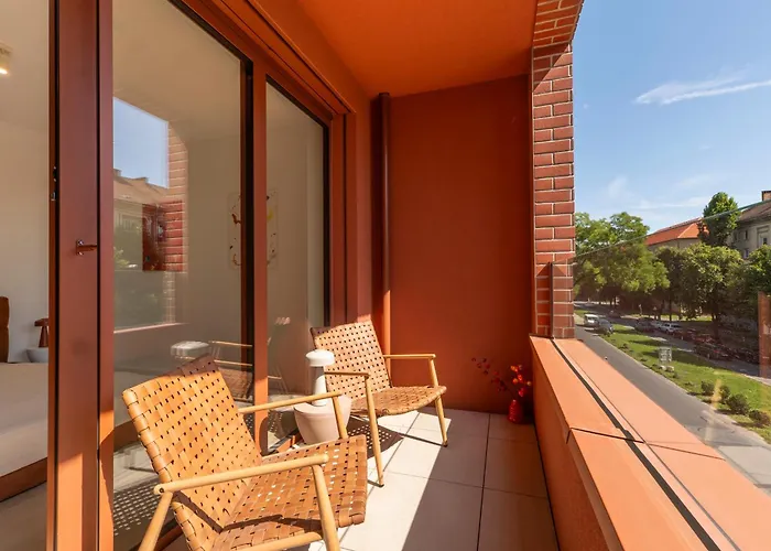 Zwirn By Ellements, Brand New With Free Parking