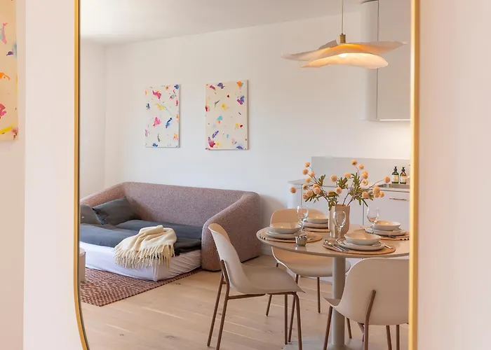 Zwirn By Ellements, Brand New With Free Parking Appartement *