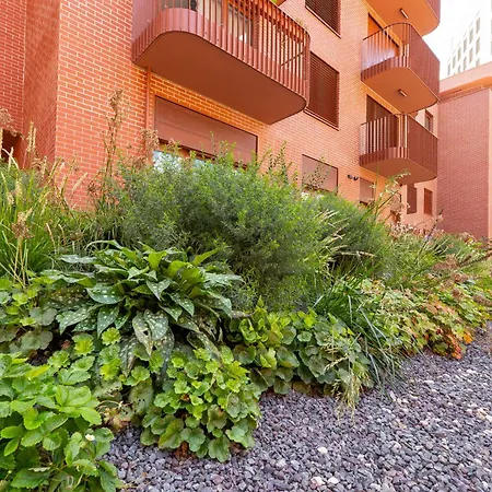 Zwirn By Ellements, Brand New With Free Parking Apartman