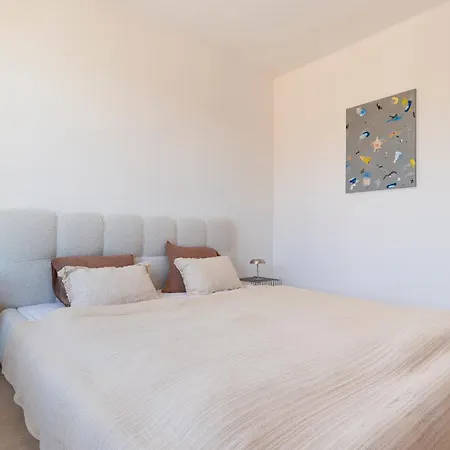 Apartman Zwirn By Ellements, Brand New With Free Parking *