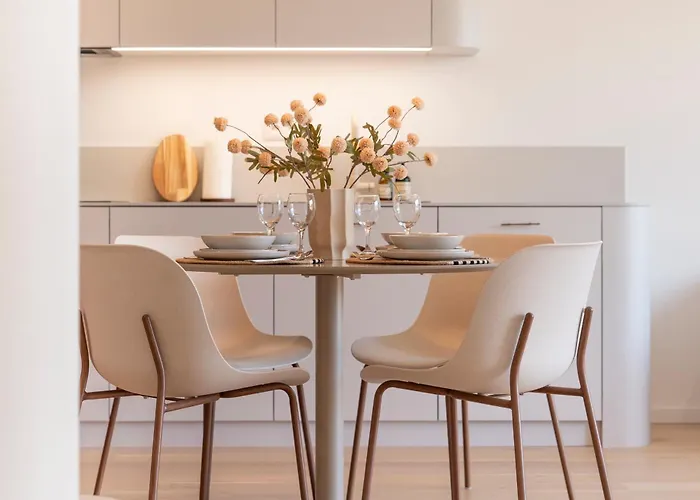 Zwirn By Ellements, Brand New With Free Parking Apartment *