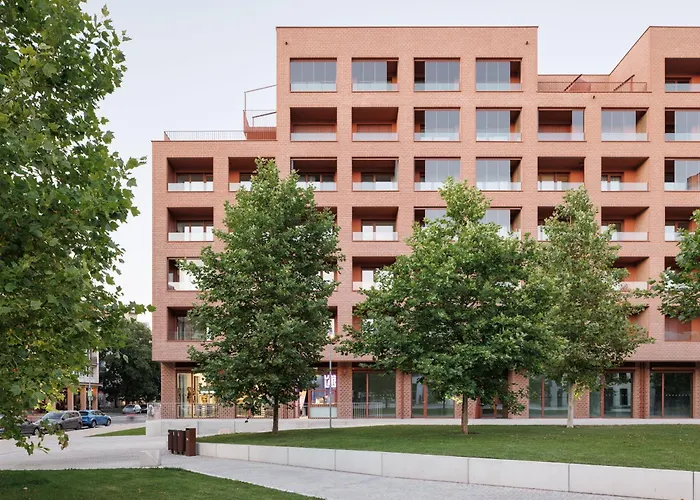 Zwirn By Ellements, Brand New With Free Parking Apartment *