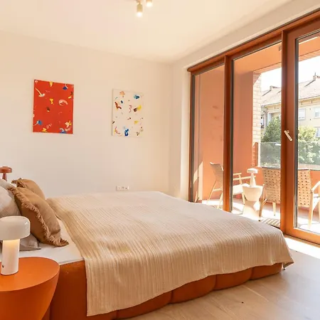 Zwirn By Ellements, Brand New With Free Parking *